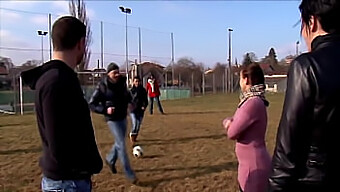 Eine Nacht Voller Leidenschaft Und Erkundung Mit Einem Französischen Dreier