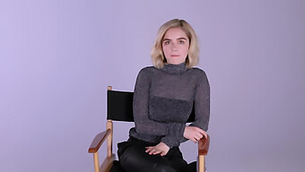 La Competizione Di Auto-Piacere Di Kiernan Shipka