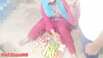 Teen Bhabhi With Big Ass And Dirty Talk Sells Vegetables In Doggy Style