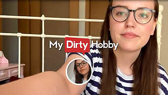 Leni_lizz'S Amateur Homemade Video Shows Her Getting Used To Being Nude In Front Of The Camera - Mydirtyhobby