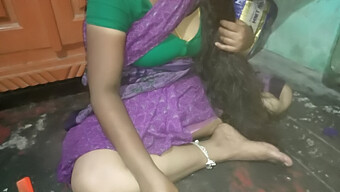 18-Year-Old Amateur Tamil Girl Gets Wet And Wild