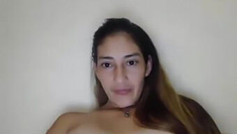 Pamelita, Blonda De 19 Ani, Prezentata Pe Skype