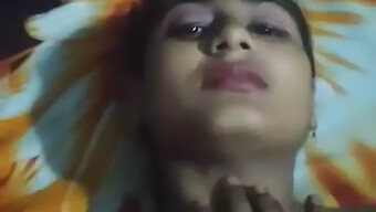 Hd Video Indické Bhabhi S Horkým Šukáním A Velkým Penisem