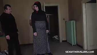 Muslim Mother Gets Her Pussy Stretched