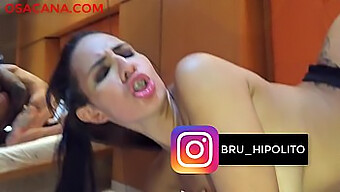 A Beleza Negra Saori Tem Sua Buceta Preenchida Por Um Grupo De Caras Excitados