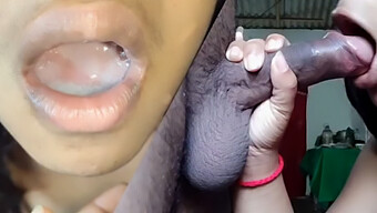 18-Year-Old Girlfriend Receives A Mouthful Of Cum In Amateur Video