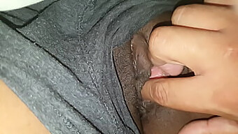 Amateur Black Girl'S Tight Pussy Gets Wet And Tasty