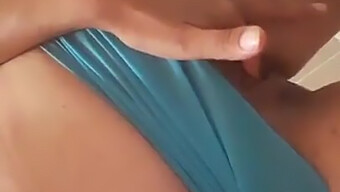 Homemade Turkish Milf Gets Her Pussy Fingered And Eaten